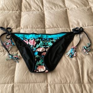 LAST CHANCE NWOT Xhilaration Bikini Bottom